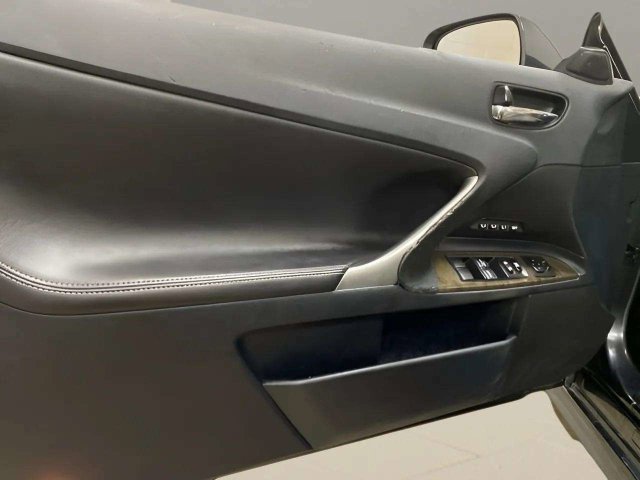 Used 2011 Lexus IS 350C w/ Luxury Pkg RWD image 31