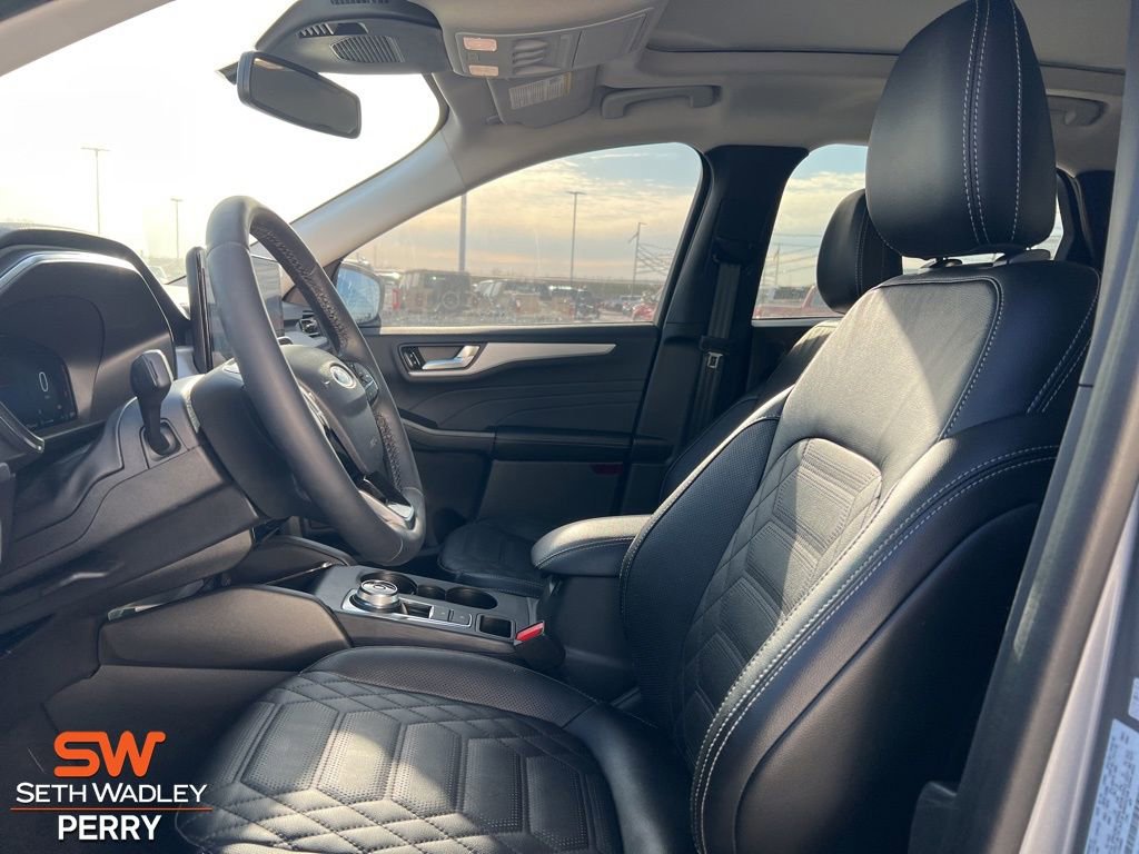 Used 2024 Ford Escape Premium w/ PHEV Premium Package image 2