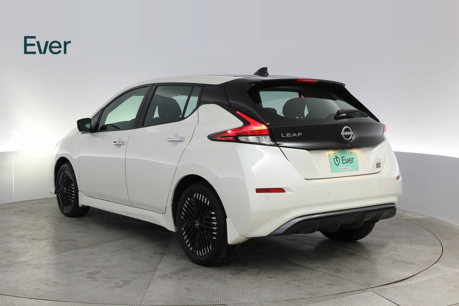 Used 2025 Nissan Leaf SV Plus image 14