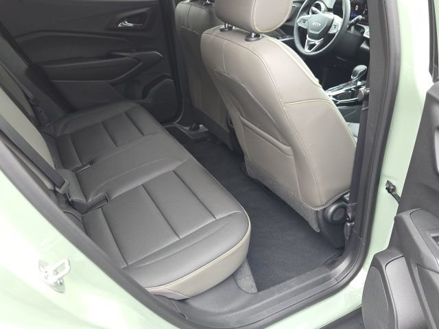 Used 2025 Chevrolet Trax ACTIV FWD image 10