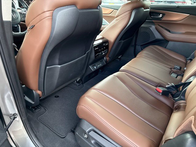 Used 2023 Acura MDX w/ Technology Package AWD/4WD image 24