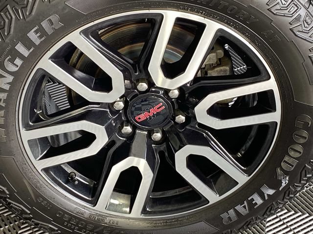 Used 2023 GMC Yukon XL AT4 w/ AT4 Premium Package AWD/4WD image 28
