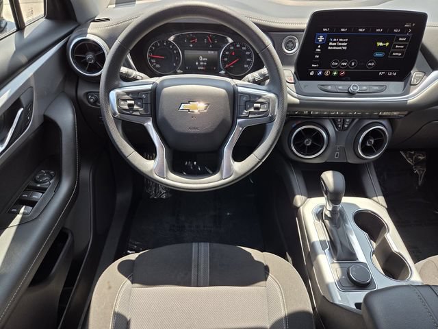 Used 2025 Chevrolet Blazer LT FWD image 16