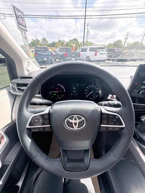 Used 2022 Toyota Sienna XLE w/ XLE Plus Package AWD/4WD image 24