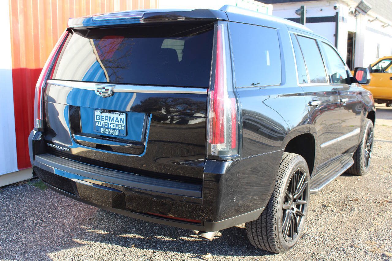 Used 2017 Cadillac Escalade Luxury AWD/4WD image 6