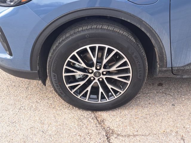 Used 2025 Ford Escape SE w/ PHEV Premium Package image 9