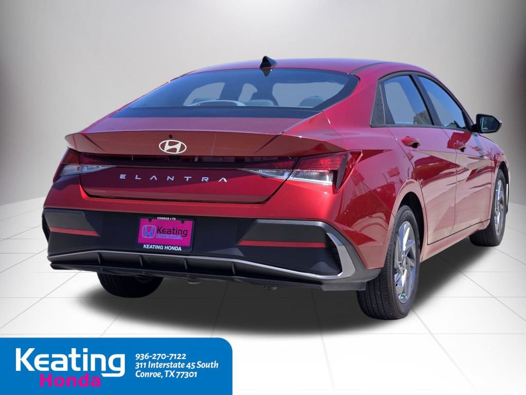 Used 2024 Hyundai Elantra SEL FWD image 5