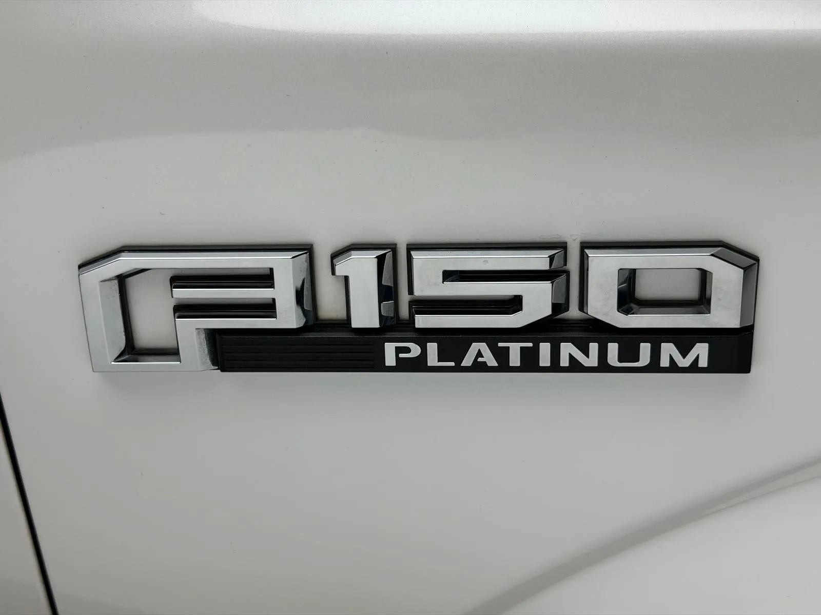 Used 2018 Ford F150 Platinum w/ Equipment Group 701A Luxury AWD/4WD image 9