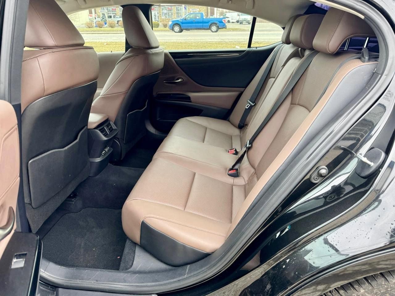 Used 2023 Lexus ES 350 w/ Premium Package image 12