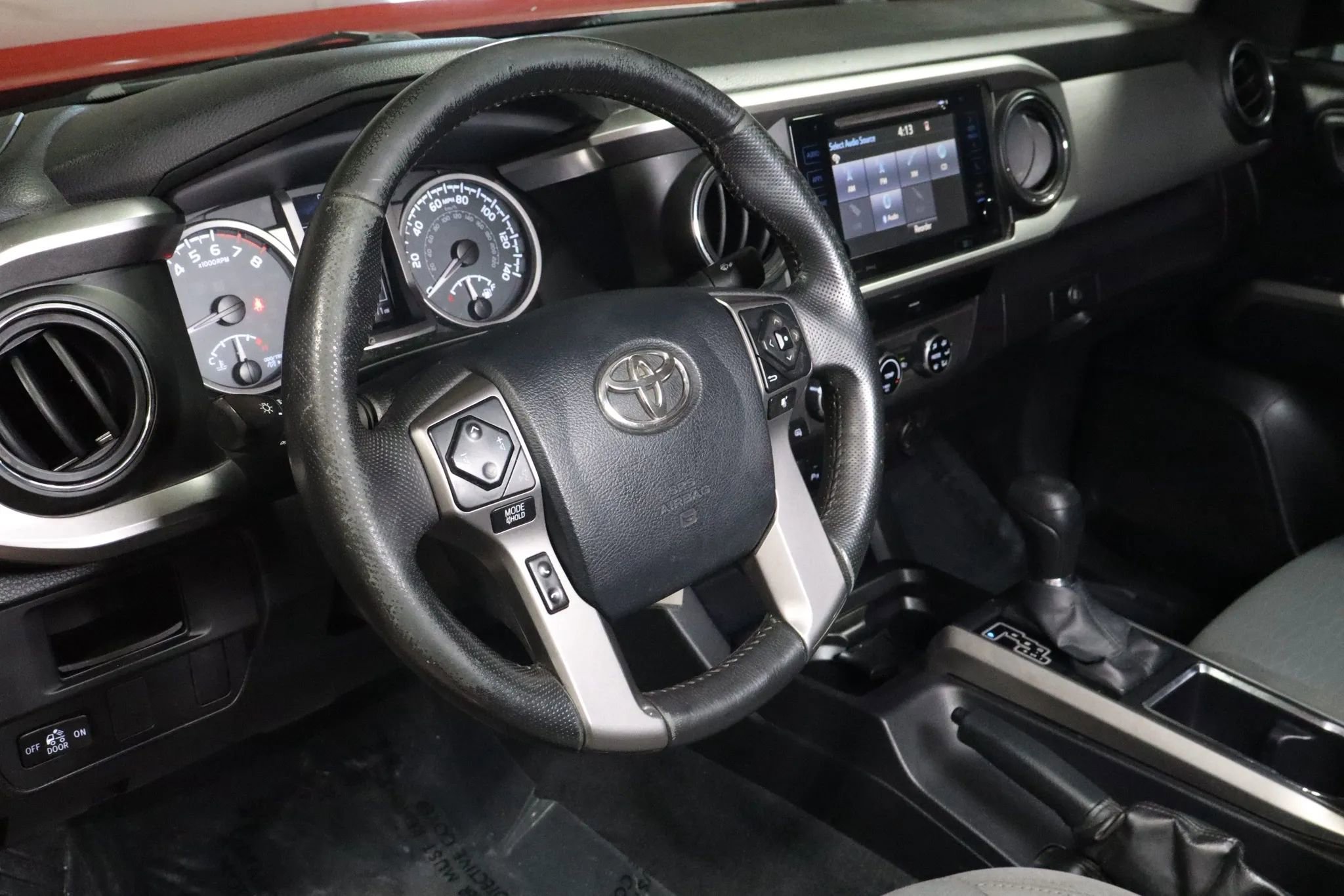 Used 2017 Toyota Tacoma SR5 w/ Tow Package image 9