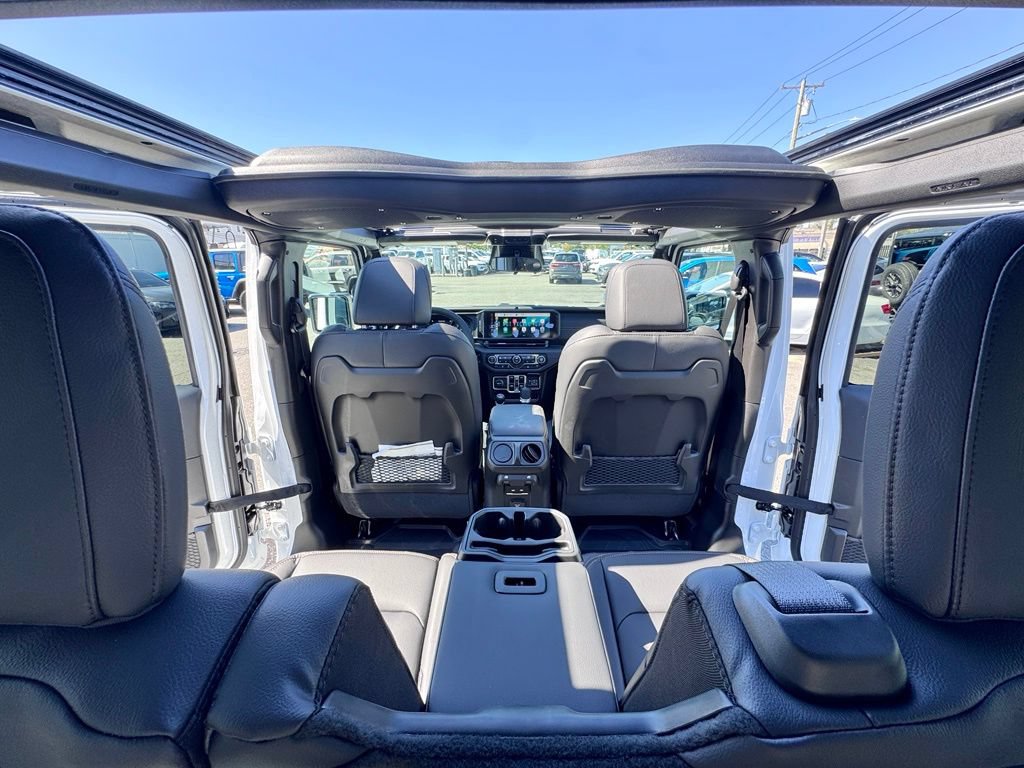New 2026 Jeep Wrangler Unlimited Sahara AWD/4WD image 23