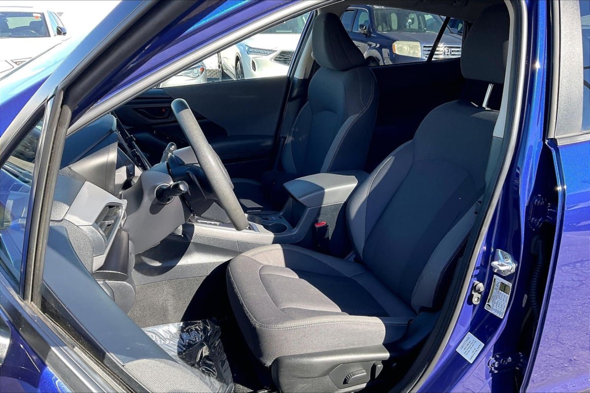 Used 2025 Subaru Crosstrek 2.5i Premium AWD/4WD image 21