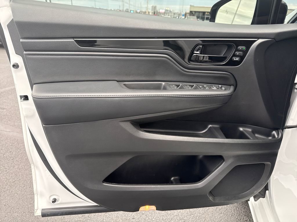 Used 2025 Honda Odyssey Elite image 12