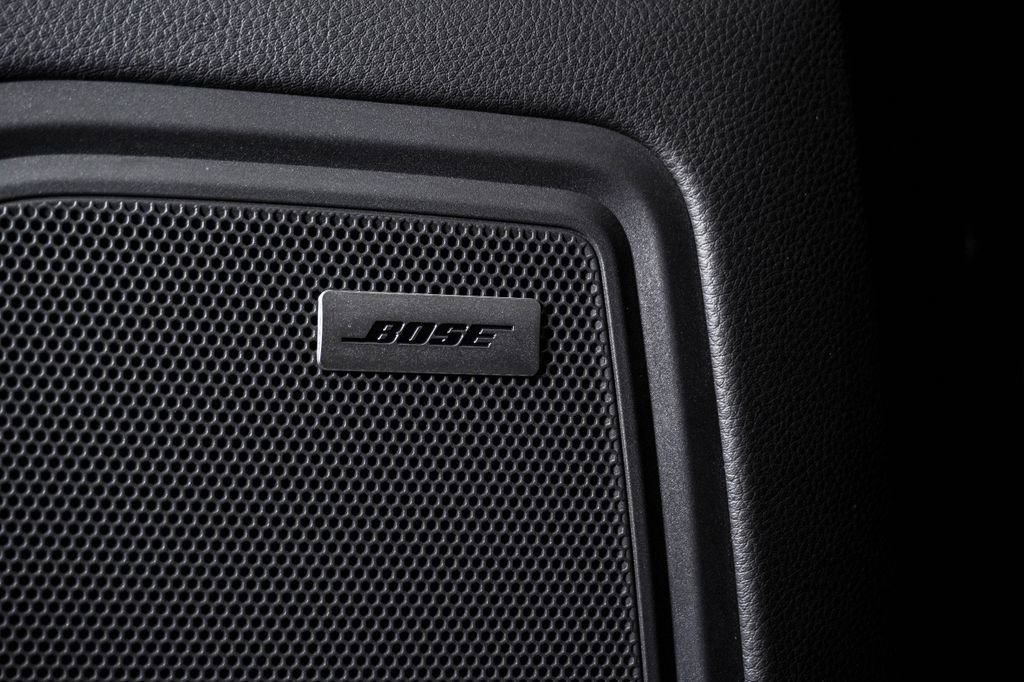 Certified 2025 Porsche Macan GTS image 27