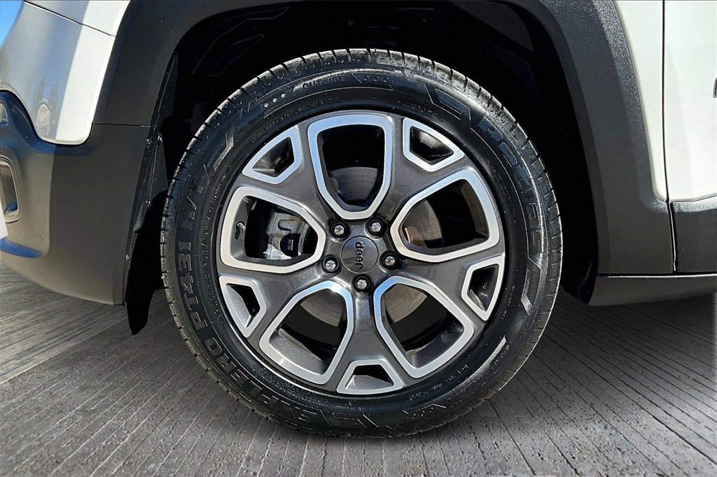 Used 2018 Jeep Renegade Limited w/ Safety & Security Group image 8