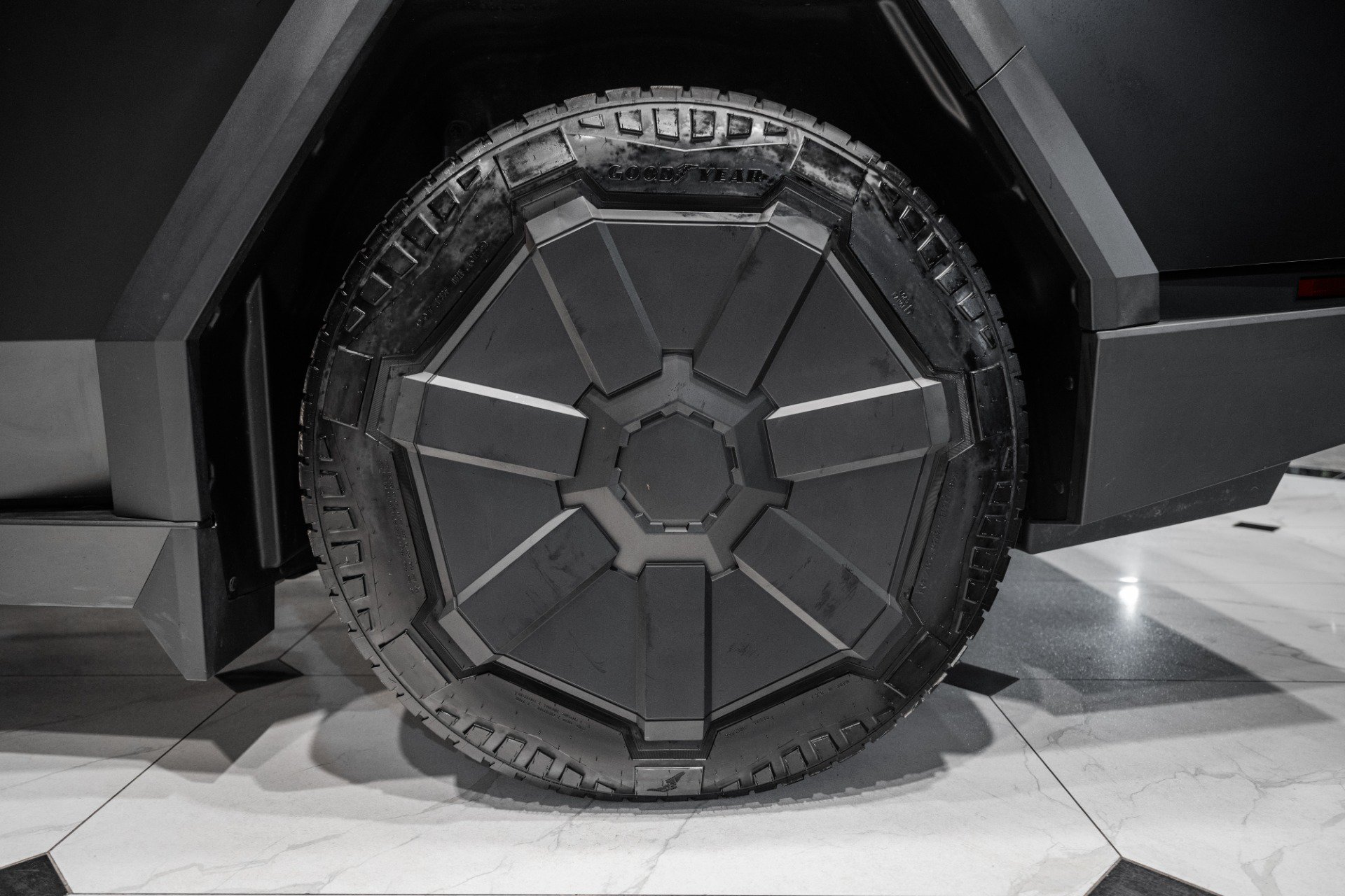 Used 2024 Tesla Cybertruck Cyberbeast AWD/4WD image 12