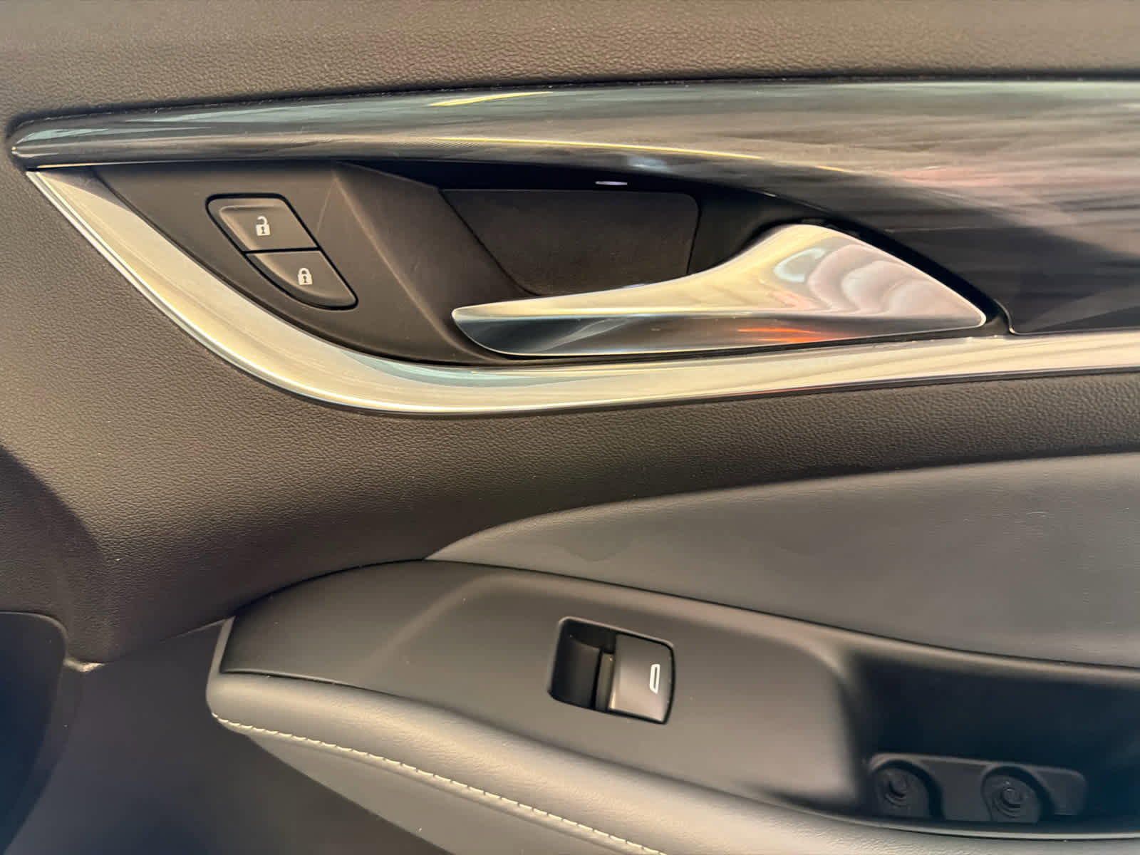 Used 2024 Buick Enclave Premium FWD image 33