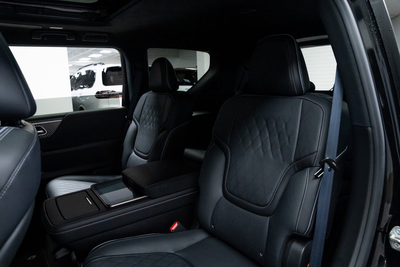 Used 2025 INFINITI QX80 Autograph w/ Autograph Exterior Package AWD/4WD image 23