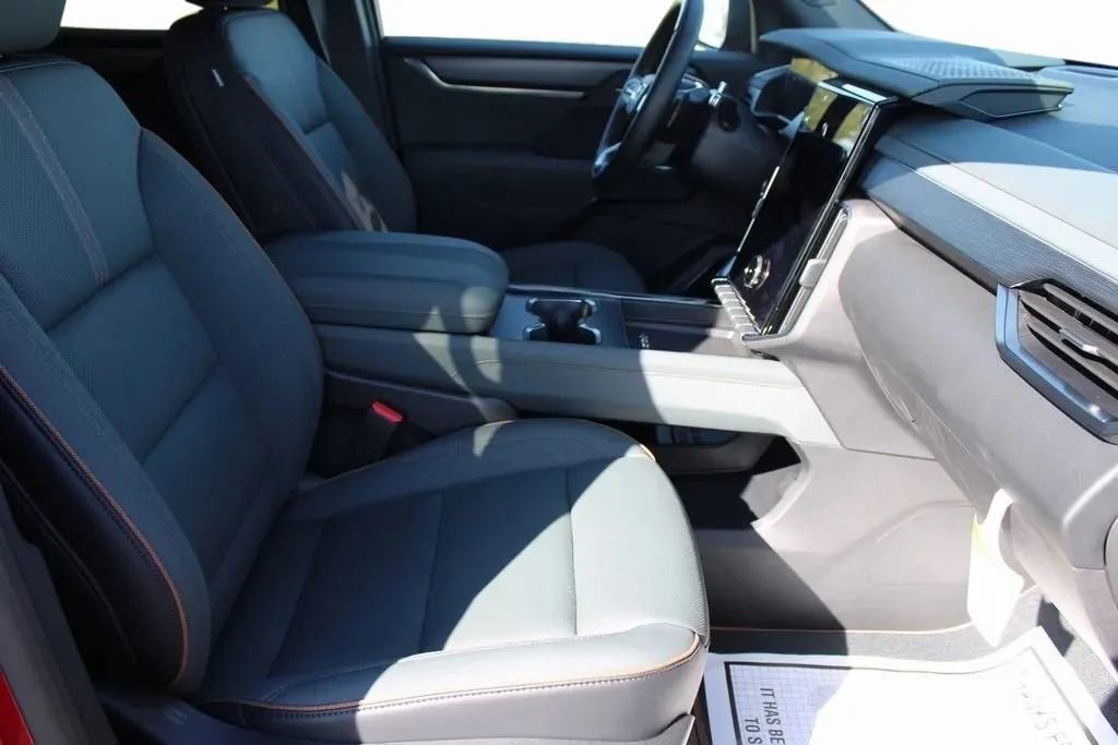 New 2025 GMC Acadia AT4 w/ Super Cruise Package image 17