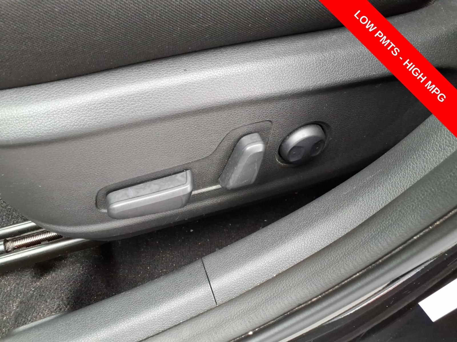 Used 2023 Hyundai Kona SEL AWD/4WD image 16