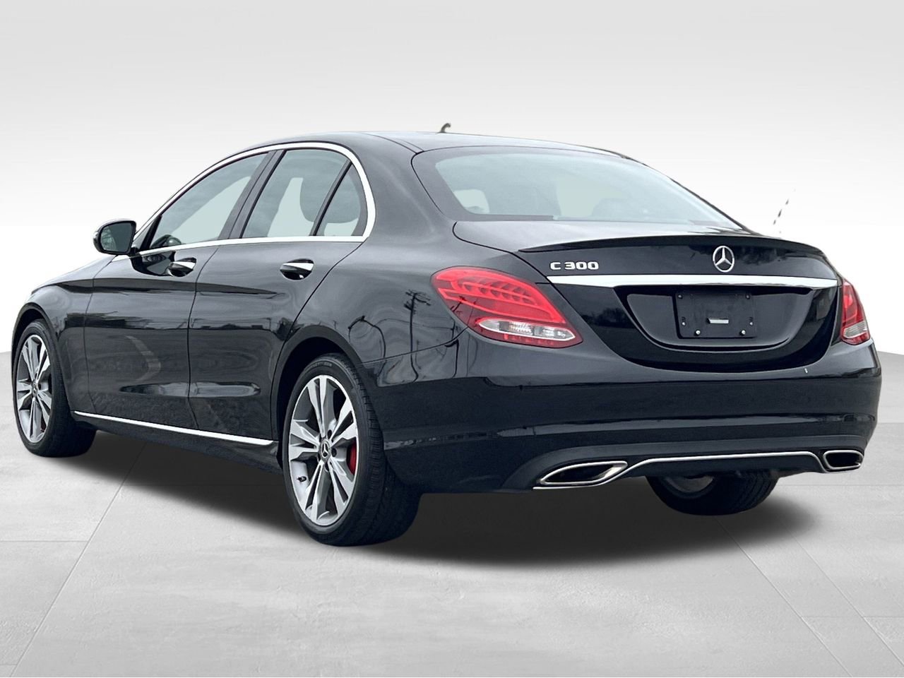 Used 2018 Mercedes-Benz C 300 Sedan image 27
