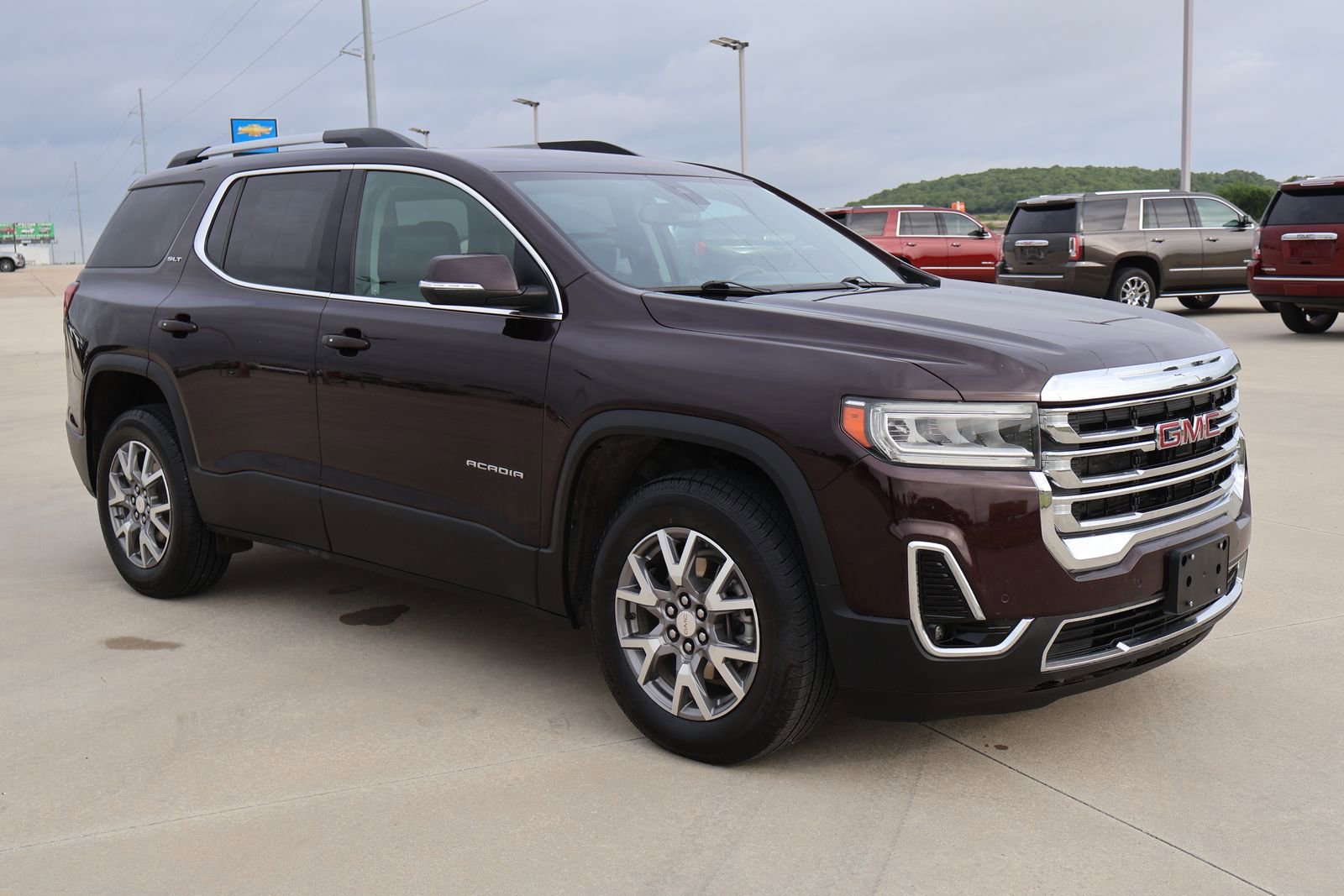 Used 2021 GMC Acadia SLT FWD image 5