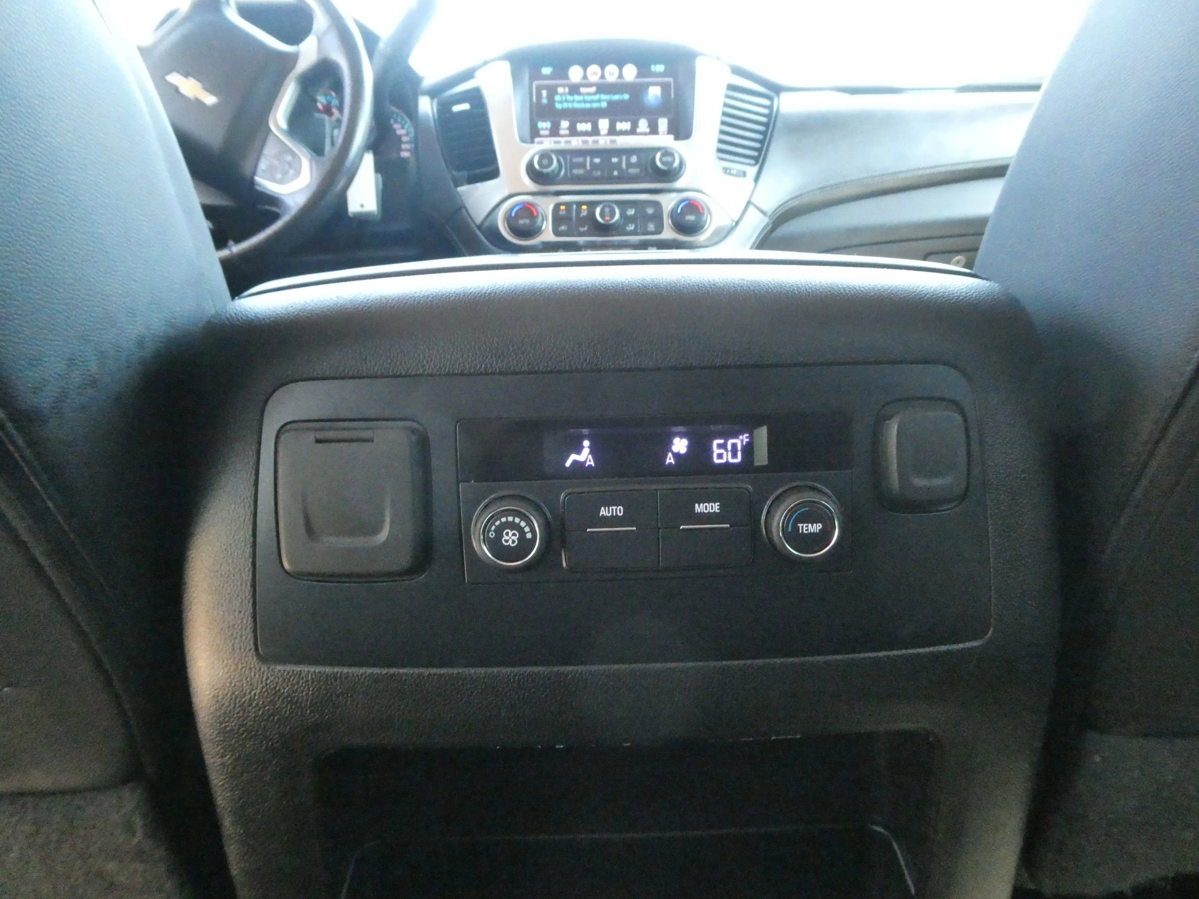 Used 2020 Chevrolet Suburban LT AWD/4WD image 26