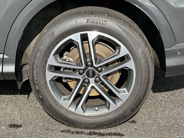 Certified 2025 Audi Q5 Premium w/ Convenience Package AWD/4WD image 10