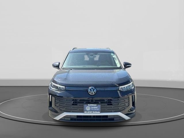 Used 2025 Volkswagen Tiguan S FWD image 2