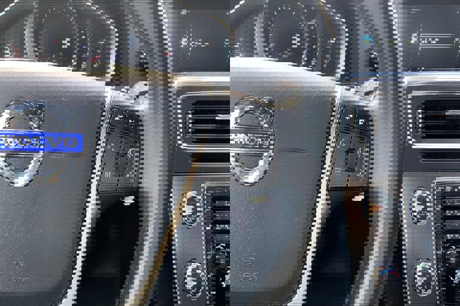 Used 2016 Volvo S60 T5 Premier w/ Convenience Package image 17