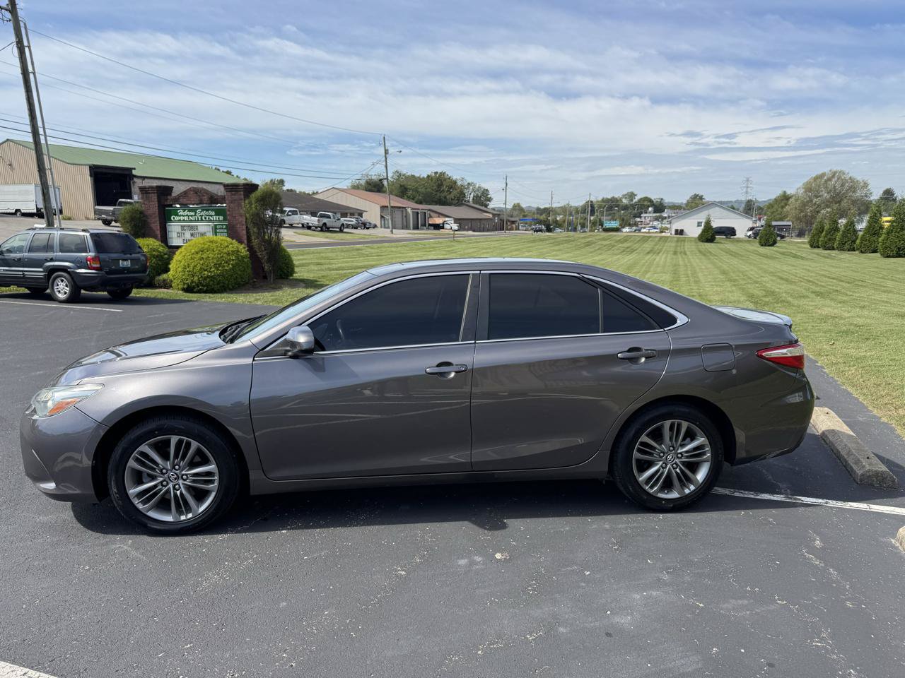 Used 2017 Toyota Camry SE FWD image 5