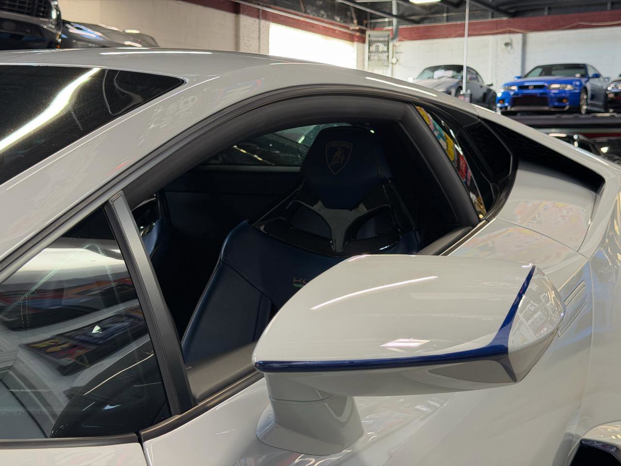 Used 2021 Lamborghini Huracan EVO image 12