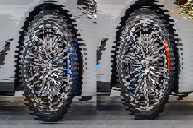 Used 2019 BMW 540i xDrive w/ M Sport Package image 17