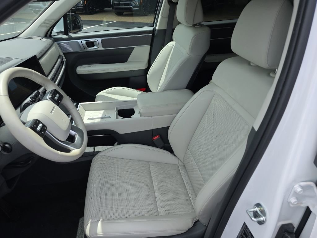 Used 2026 Hyundai Santa Fe SEL FWD image 16