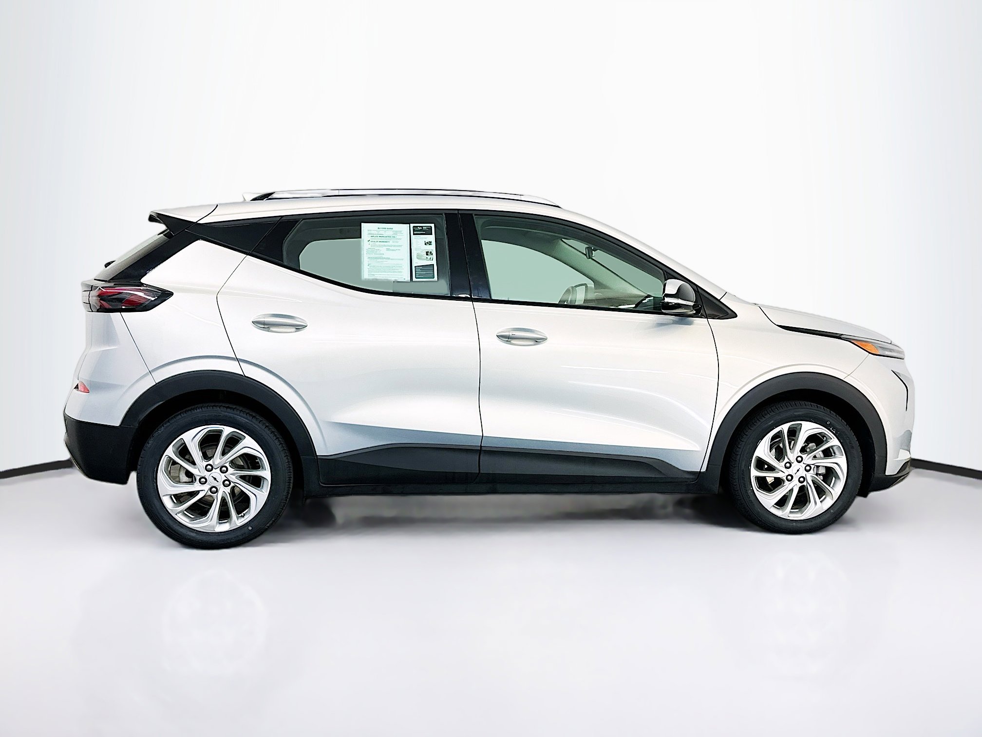 Used 2023 Chevrolet Bolt EUV LT w/ Driver Confidence Package image 10