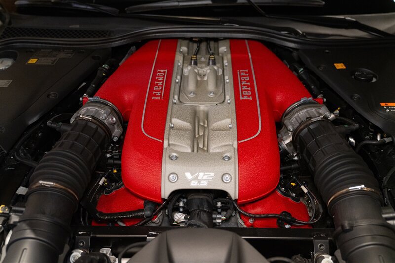 Used 2019 Ferrari 812 Superfast RWD image 35