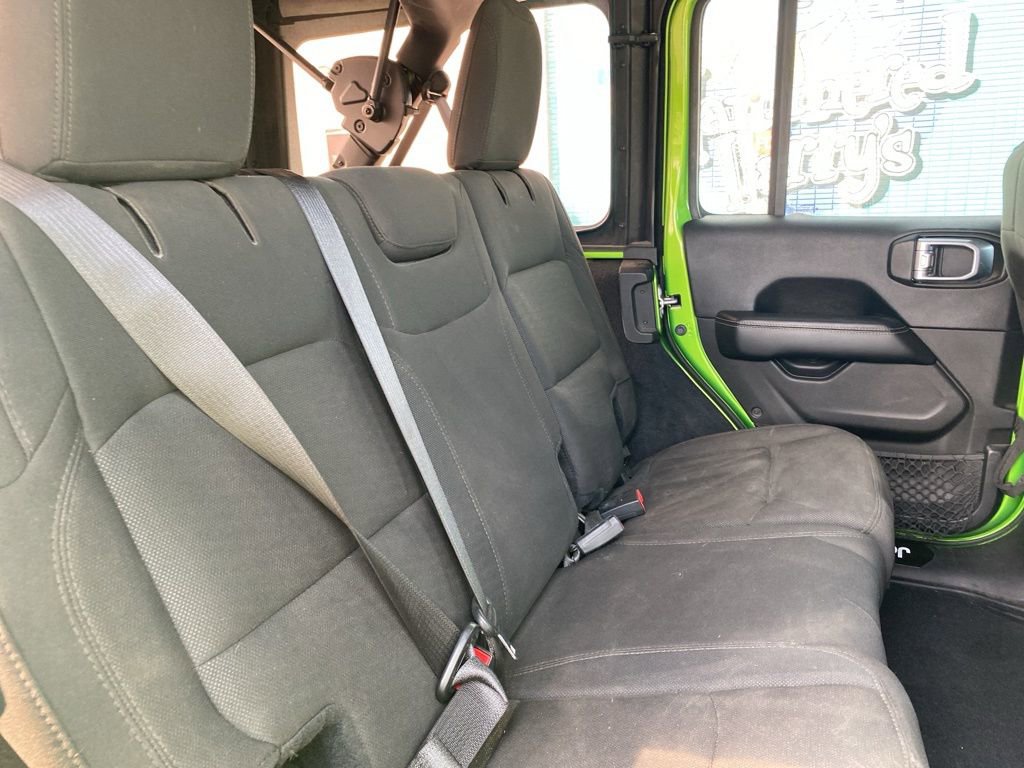 Used 2019 Jeep Wrangler Unlimited Sahara image 14