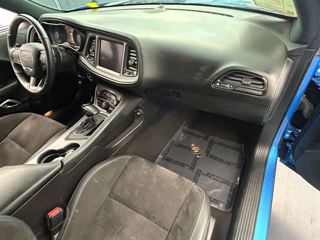 Used 2023 Dodge Challenger R/T w/ Plus Package image 32