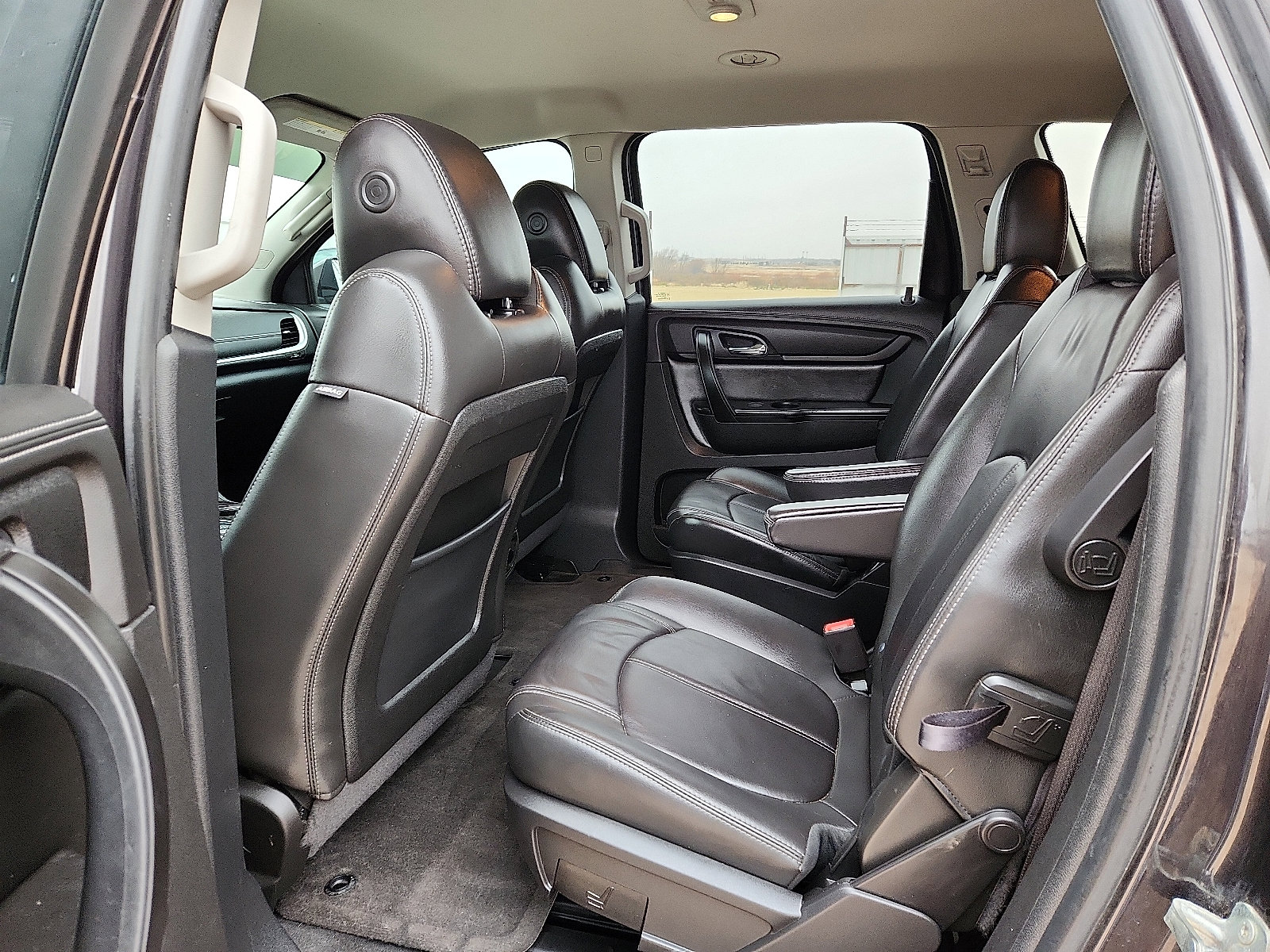 Used 2017 Chevrolet Traverse LT image 8