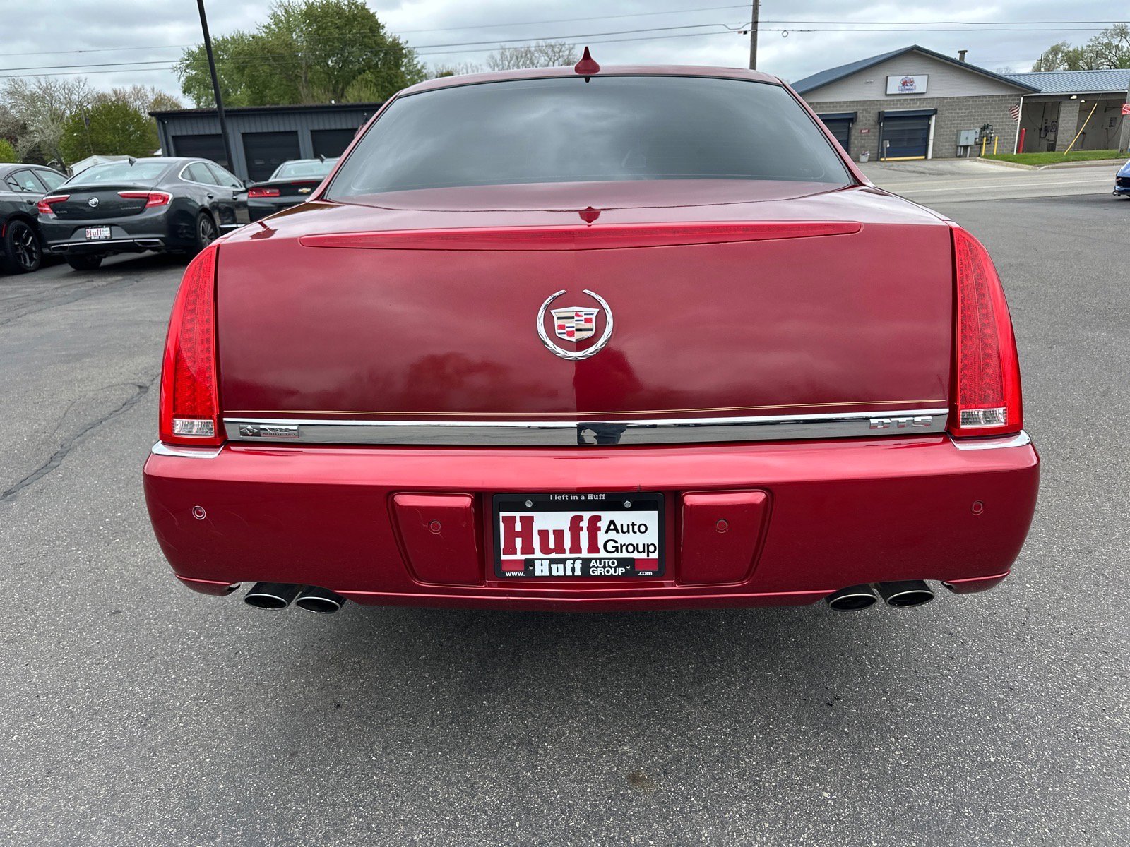 Used 2009 Cadillac DTS w/ Sun And Sound Package FWD image 4