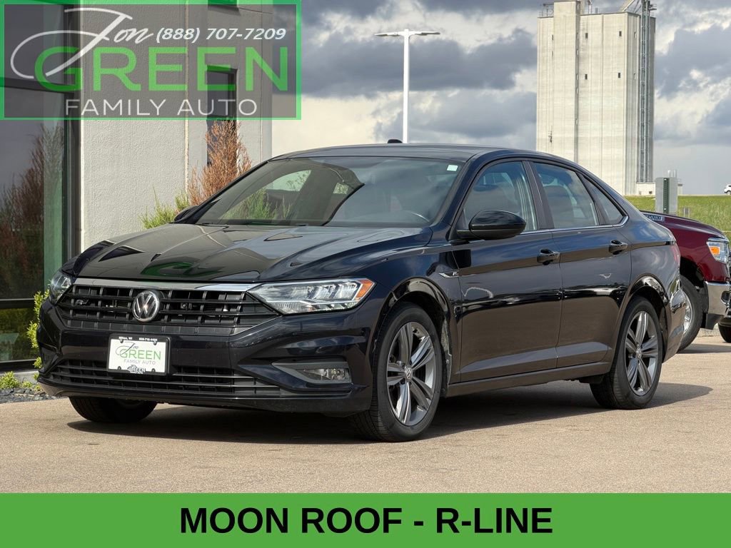 Used 2021 Volkswagen Jetta R-Line w/ R-Line Cold Weather Package FWD image 1