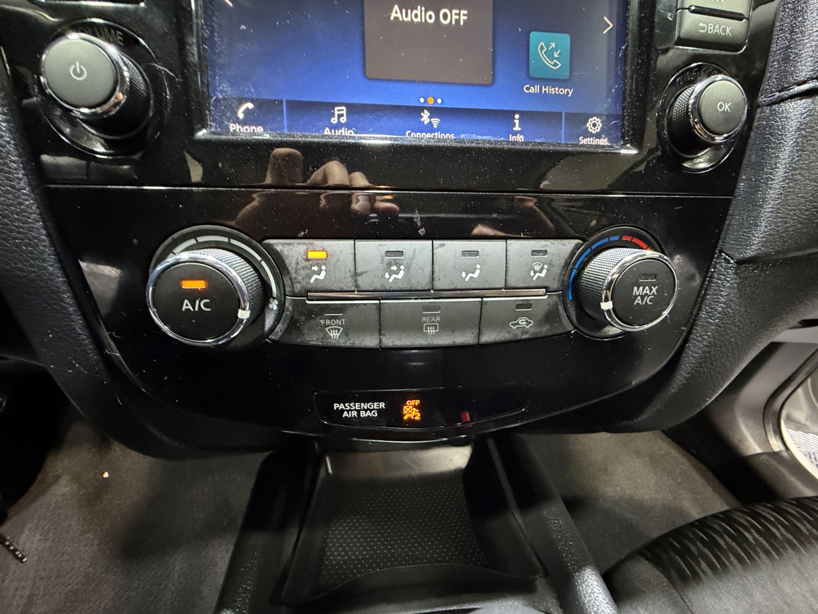 Used 2018 Nissan Rogue S FWD image 12