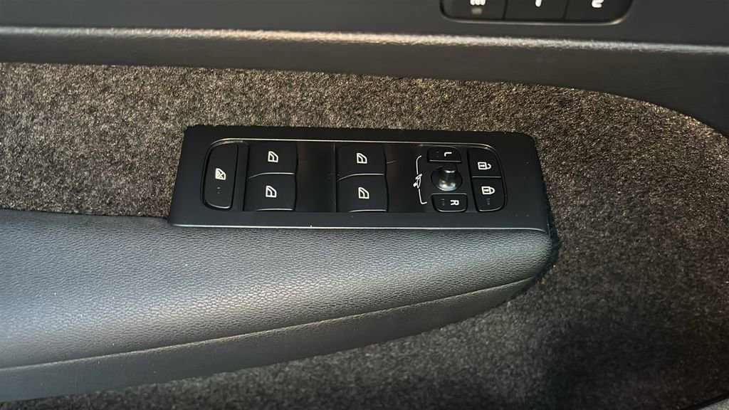 Certified 2023 Volvo XC40 B5 Plus w/ Driver Assist Package image 10