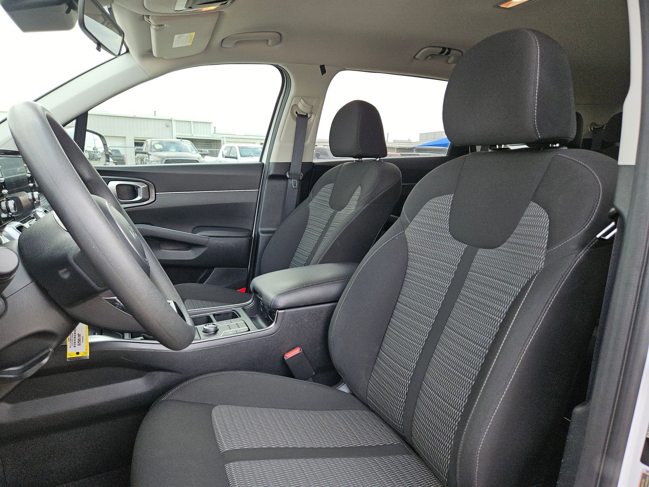 Used 2023 Kia Sorento LX FWD image 13