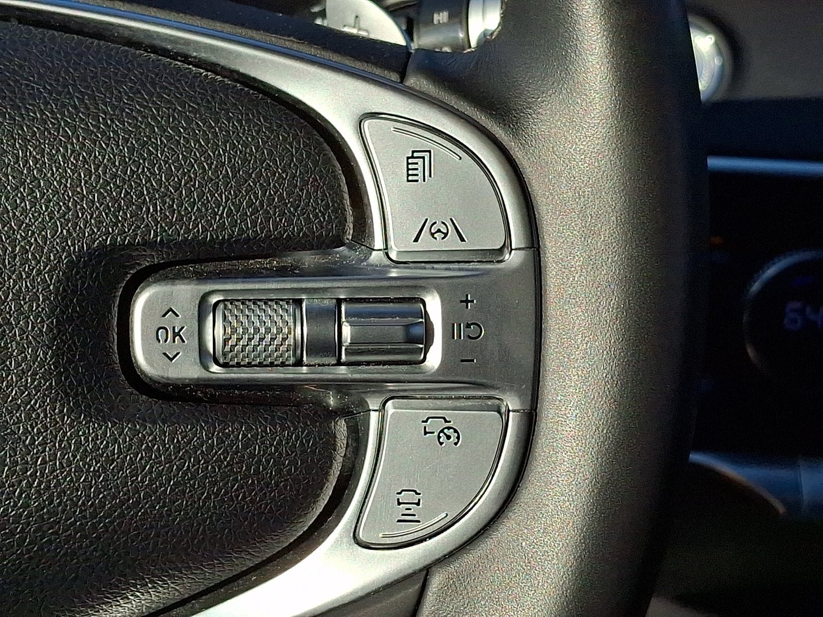 Used 2025 Genesis GV70 2.5T AWD/4WD image 22
