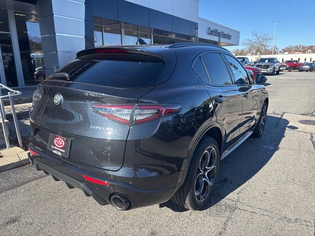 Used 2024 Alfa Romeo Stelvio Veloce image 8