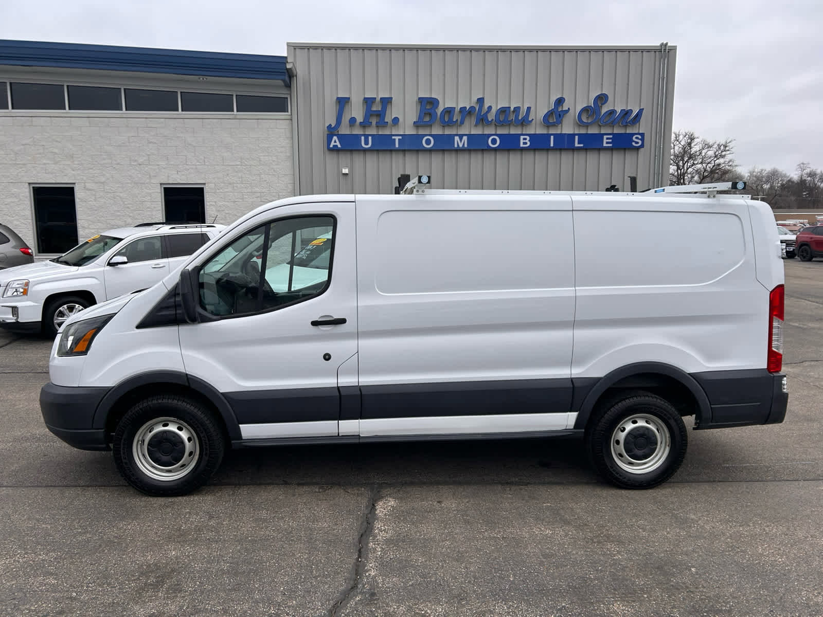 Used 2015 Ford Transit 250 130 Low Roof image 6