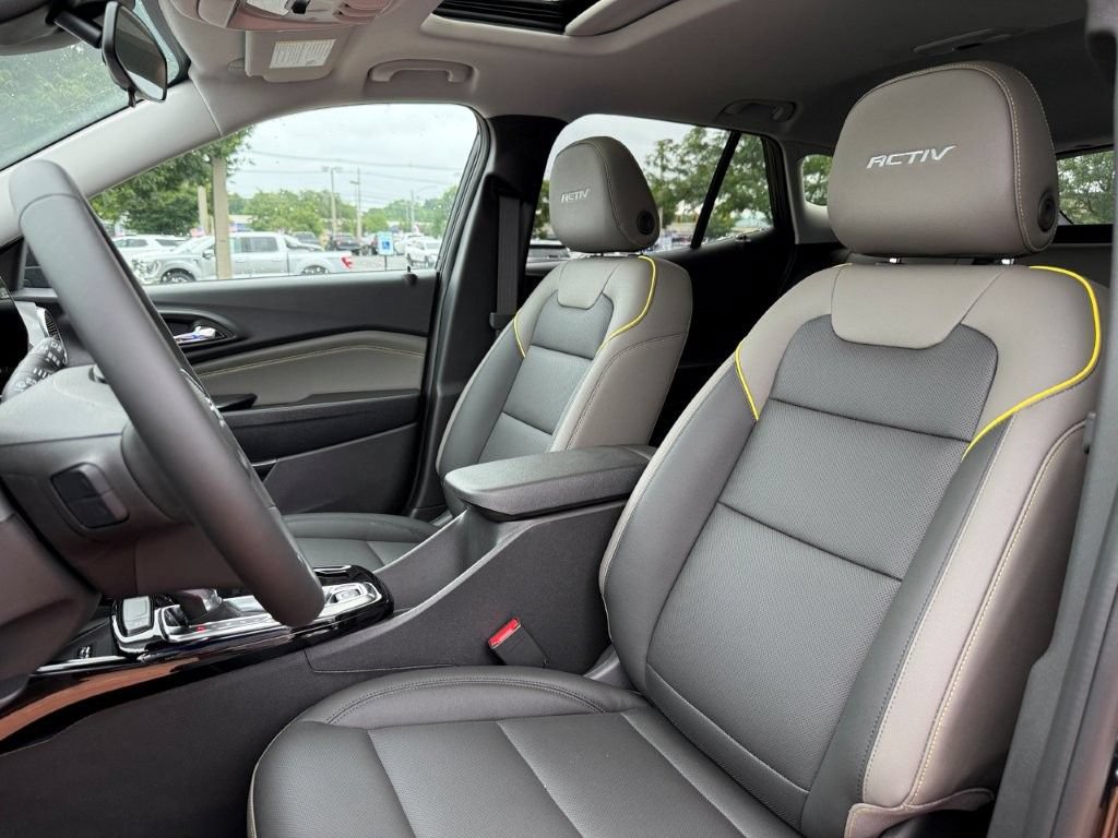 New 2026 Chevrolet Trax ACTIV w/ Sunroof Package FWD image 12