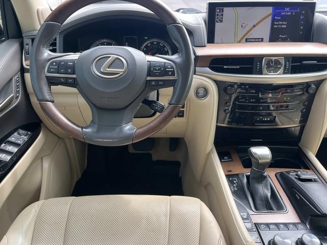 Used 2019 Lexus LX 570 4WD w/ Luxury Package image 13