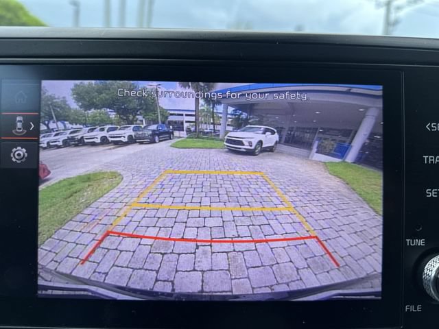 Used 2024 Kia Carnival LX FWD image 24